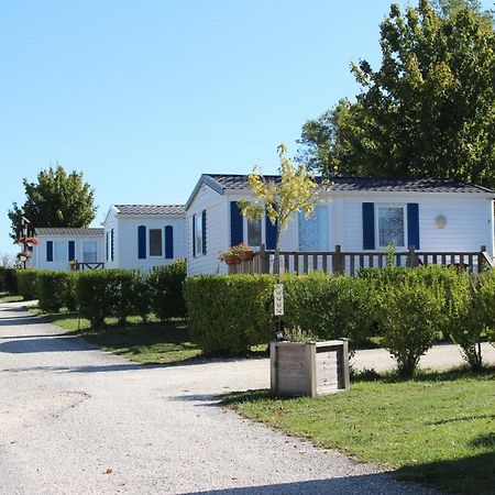 Camping Du Pontis Verteillac Exteriör bild