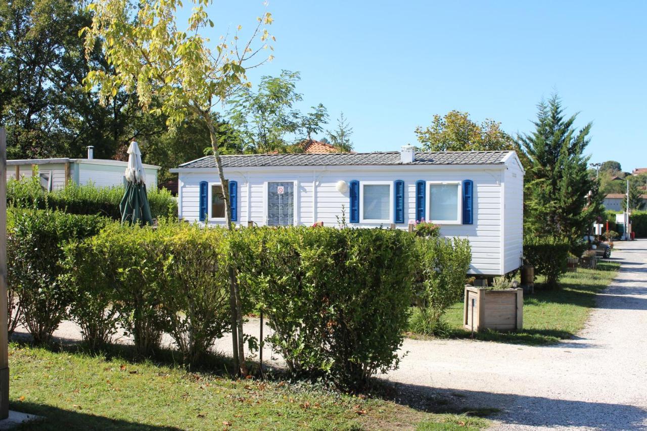 Camping Du Pontis Verteillac Exteriör bild