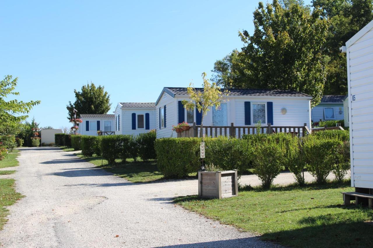 Camping Du Pontis Verteillac Exteriör bild
