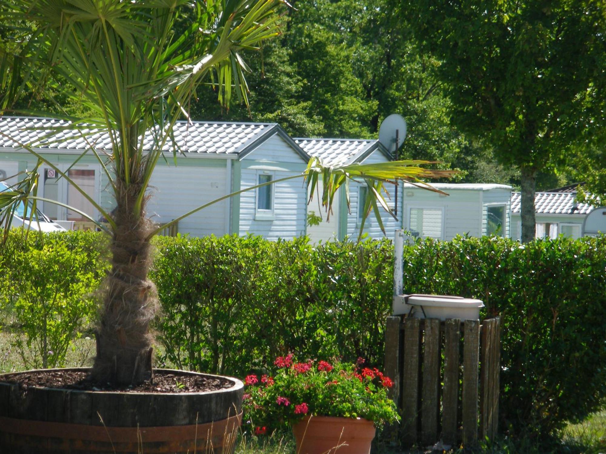 Camping Du Pontis Verteillac Exteriör bild