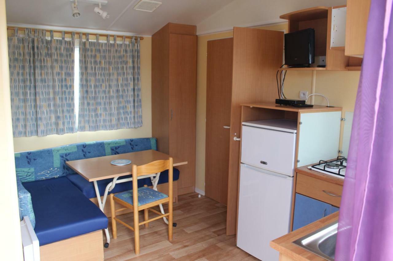 Camping Du Pontis Verteillac Exteriör bild