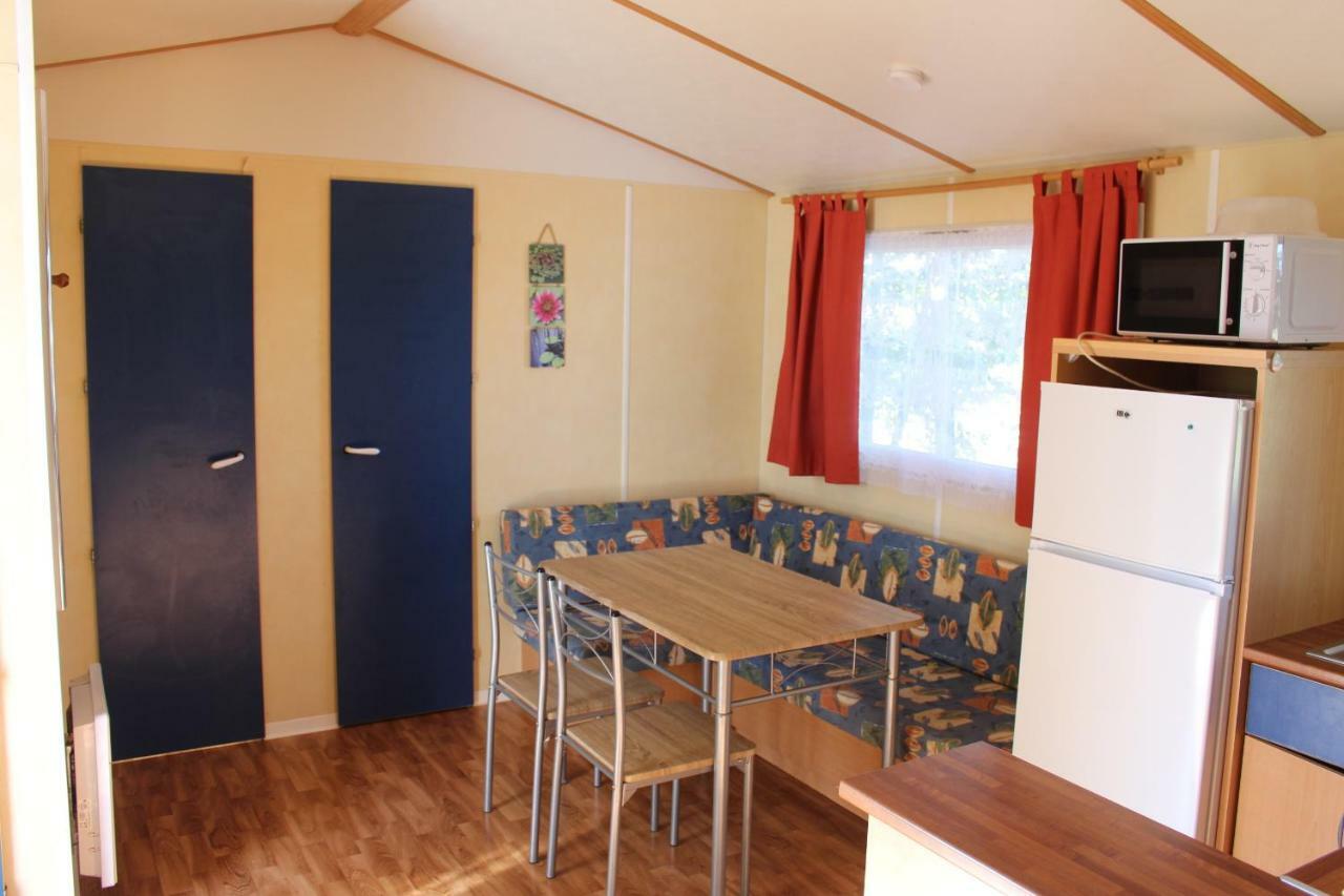 Camping Du Pontis Verteillac Exteriör bild