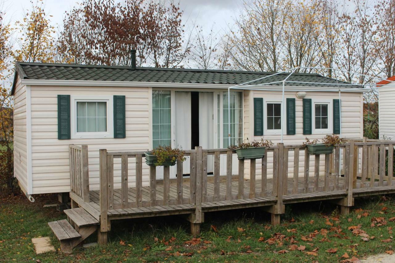 Camping Du Pontis Verteillac Exteriör bild